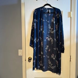 Gentle Fawn Blue Floral Long Sleeve Kimono